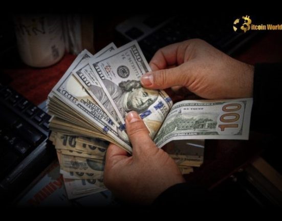 Decoding Dollar Strength: Navigating Tariff Threats and Economic Weakness