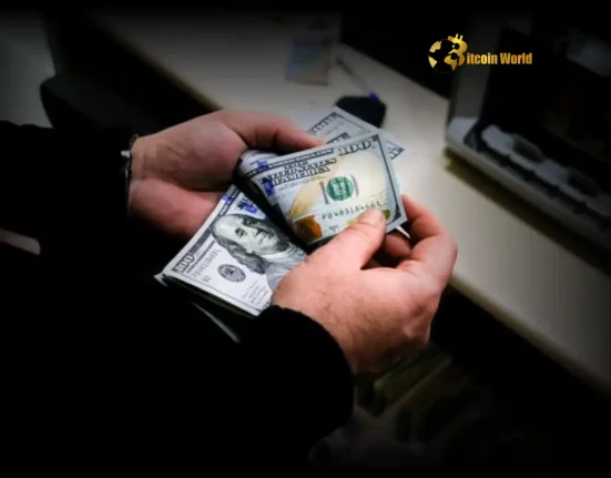 Dominant Dollar Comeback: Standard Chartered's Bold 2025 Forex Forecast