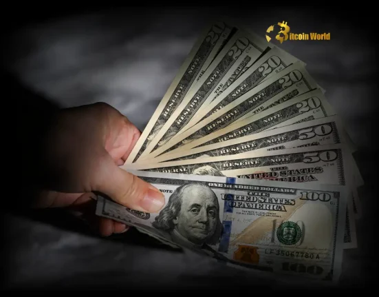 Soaring Dollar Economic Data Fuels Ascent Amidst Tariff and Peace Talk Tensions