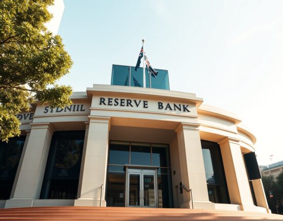 Reserve Bank of Australia building in Sydney on a clear day, representing monetary policy and currency markets.