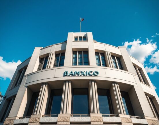 Exterior of the Banco de México headquarters in Mexico City