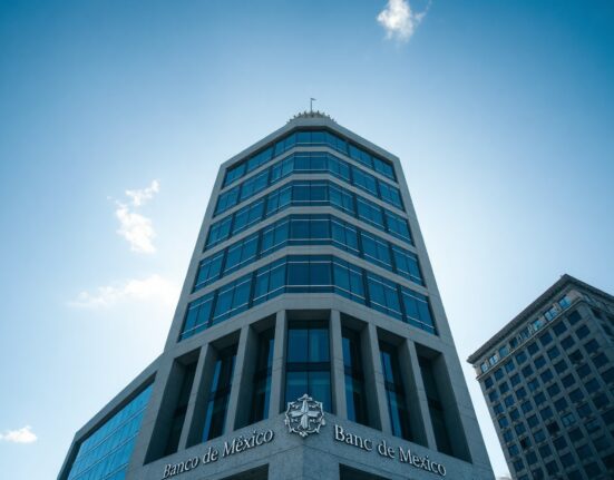 Banco de México headquarters building in Mexico City on a clear day