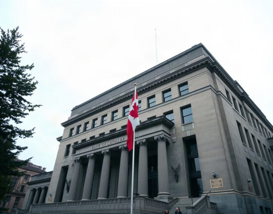 Bank of Canada building in Ottawa, representing Canada's economic growth in Q2 2024.
