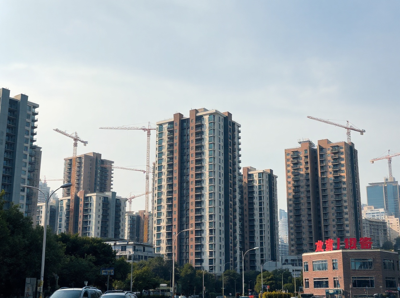 China House Price Index Shows Slower Decline in July, Improving to -3.2%