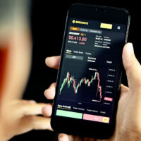 Parabolic SAR: How Crypto Traders Use It to Catch Trends