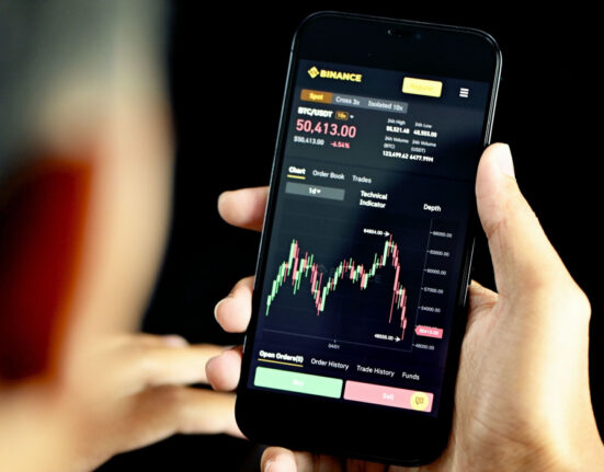 Parabolic SAR: How Crypto Traders Use It to Catch Trends