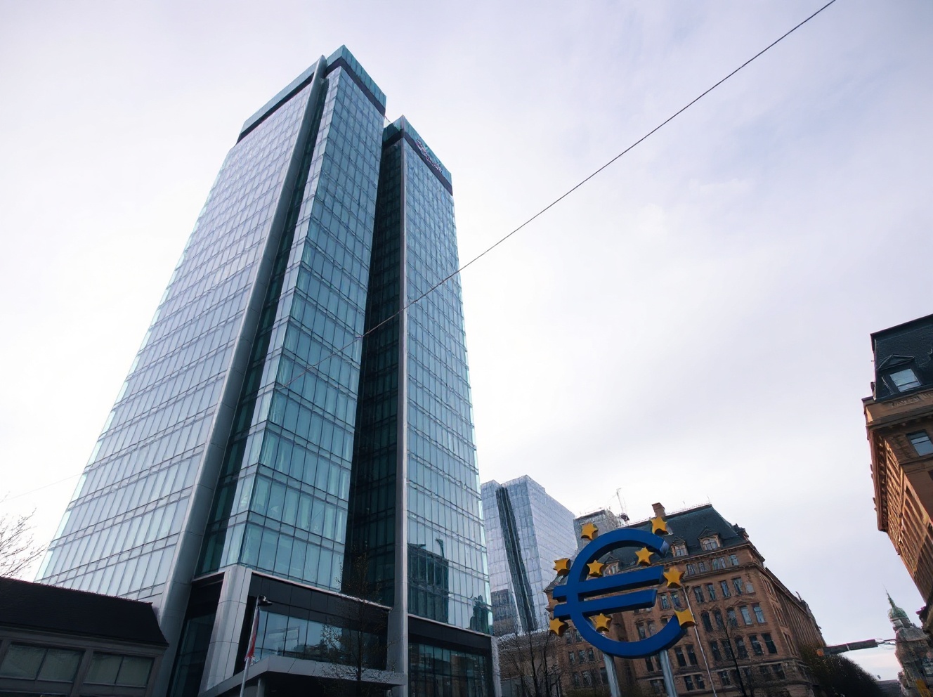 ECB June Rate Hike Seen as Insurance Move, ING Analysts Say