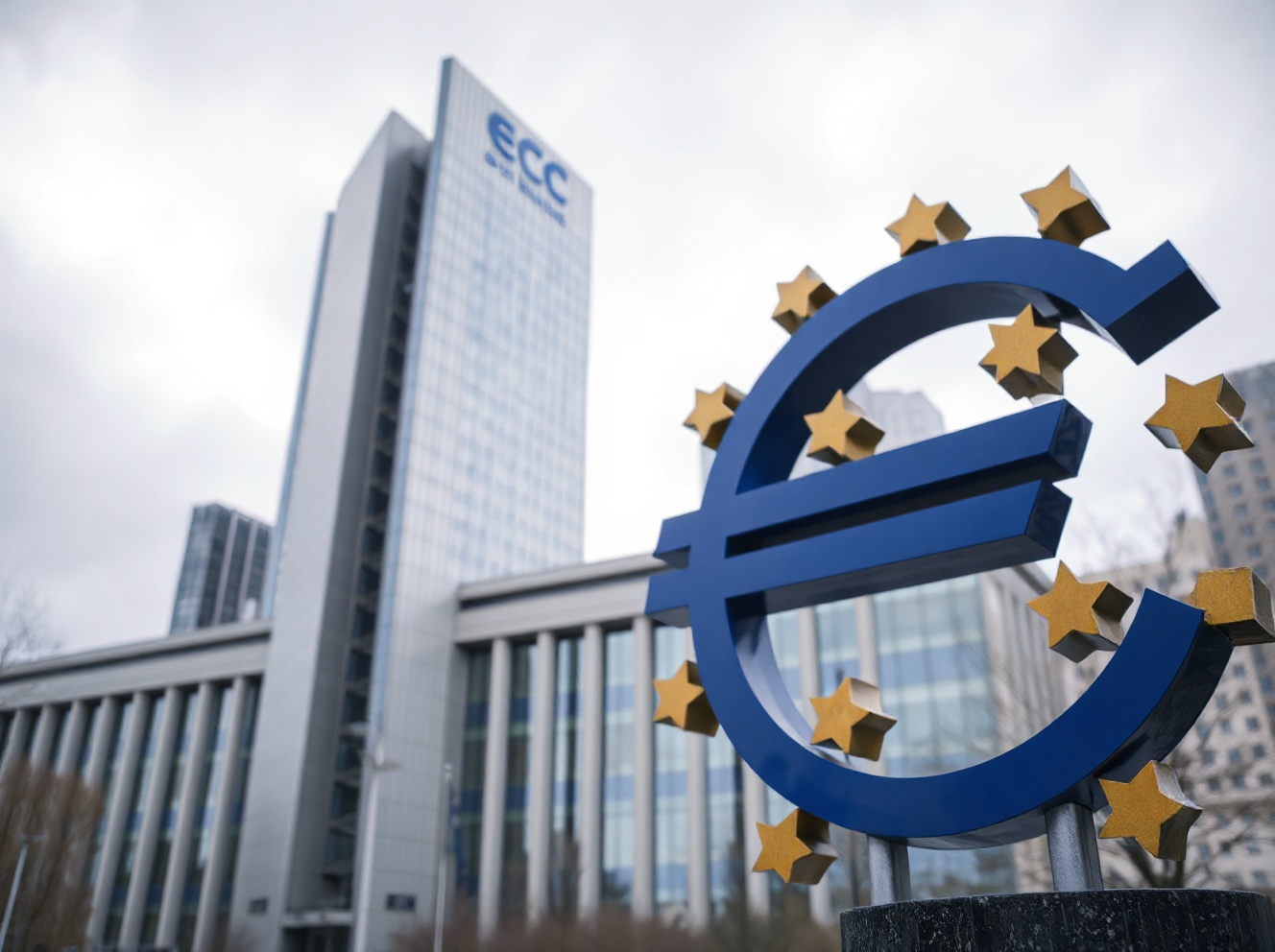 Euro Steadies as PMI Data Tempers Stagflation Fears, BNY Says