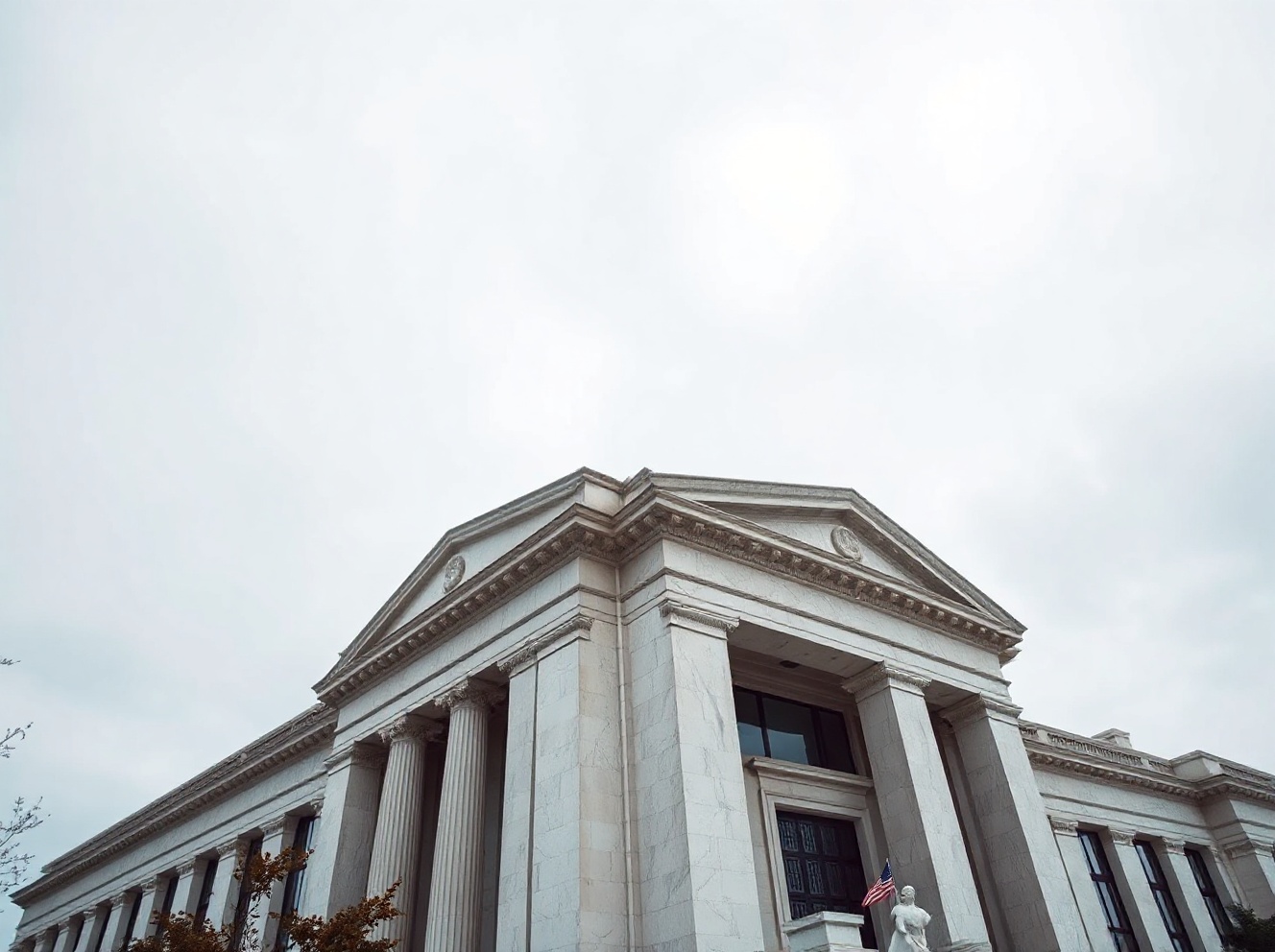 Fed’s Beige Book Shows Moderate Economic Growth Amid Persistent Inflation Concerns