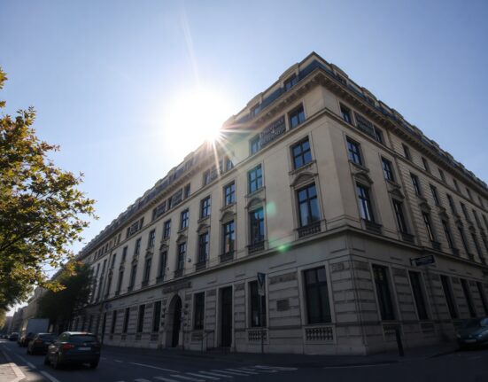 The French Ministry of Economy and Finance building in Paris, symbolizing the nation's fiscal position.