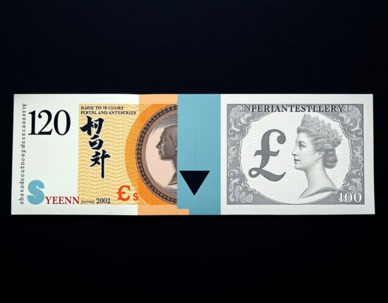 GBP/JPY declines as BoE holds rates and Yen strengthens on intervention signals, representing currency market volatility.