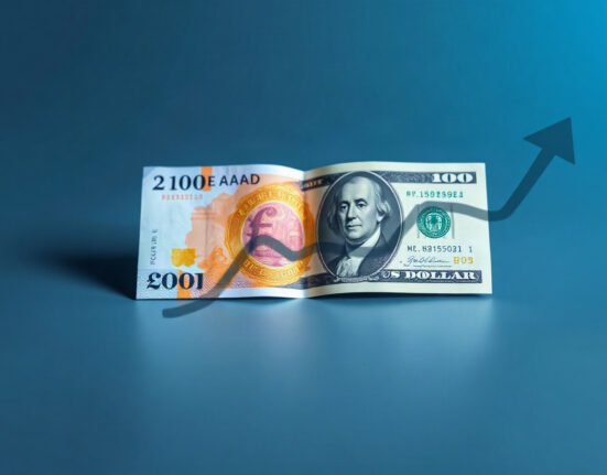 British Pound and US Dollar banknotes side by side, symbolizing GBP/USD exchange rate analysis