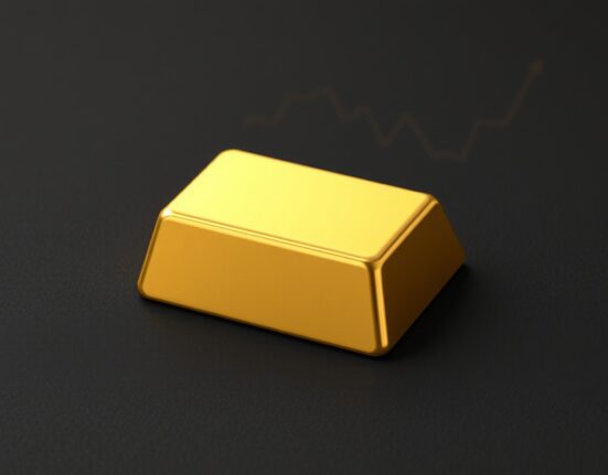 Gold bullion bar under pressure from a strong US Dollar symbol, representing market struggles in 2025.