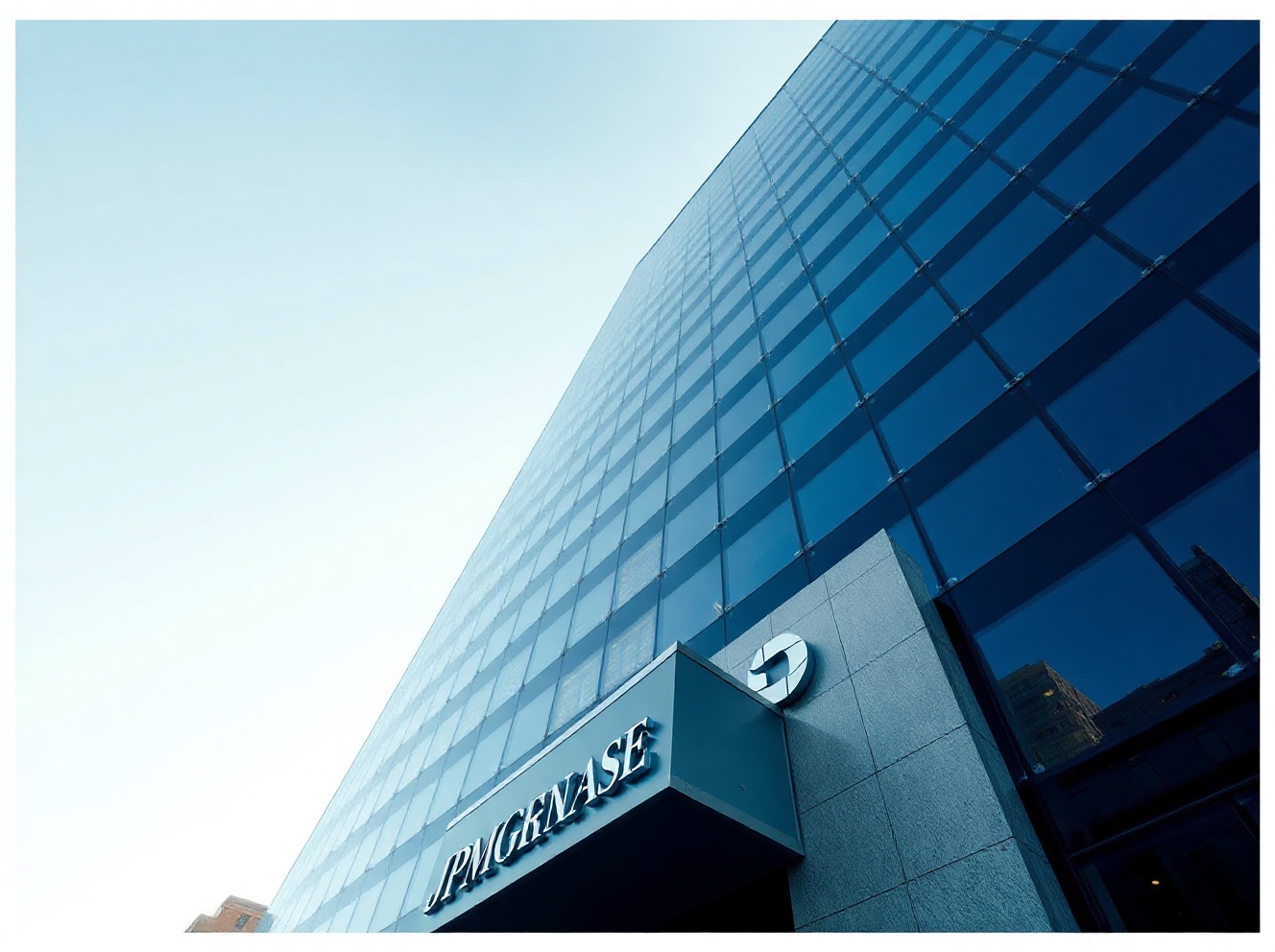 JPMorgan Expands Crypto ETF Portfolio: Adds Solana Stake, Boosts Bitcoin and Ethereum Holdings