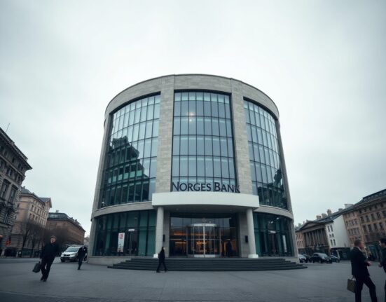 Norges Bank building in Oslo on an overcast day, symbolizing central bank policy