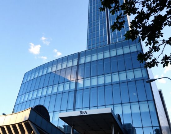 Reserve Bank of Australia headquarters in Sydney under clear afternoon sky