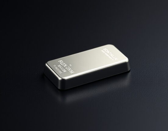 Silver bullion bar representing the declining XAG/USD price in market analysis.