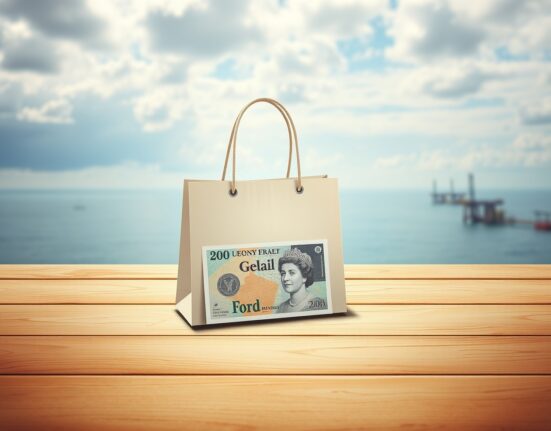 Sterling Today: A UK Pound Sterling banknote and retail shopping bag symbolizing economic resilience amid Gulf geopolitical concerns.