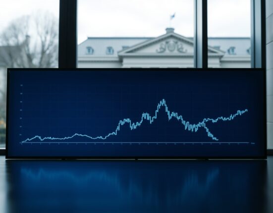Digital display showing a steady USD/CHF currency chart with Swiss National Bank building in the background.