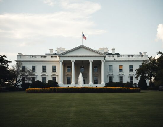 White House building on a clear morning, representing US diplomatic efforts on Iran nuclear deal.