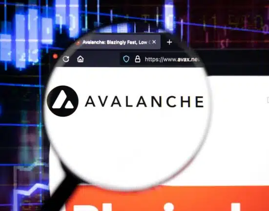 Avalanche (AVAX) Gains Traction Amid Price Recovery; Memecoin (MEME) Gains Investor Favor; NuggetRush (NUGX) Jumps Past $3M in ICO
