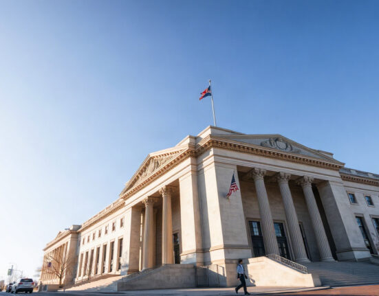 US Treasury Building in Washington, DC, where the 4-week bill auction rate increased to 3.64%