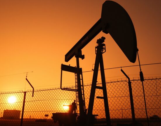 WTI price forecast nears $100 as stalled US-Iran peace talks raise oil supply disruption risks